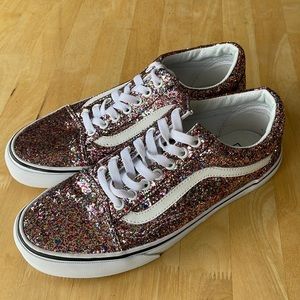 VANS Old Skool Skate Shoe, Rainbow Glitter on White, Women’s Size 9